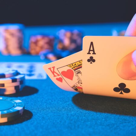 Mastering Online Poker: Ultimate Guide for Newbies & Fans